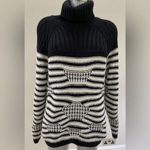 Reiss Black and White Chunky Oversized Turtleneck Sweater size Medium